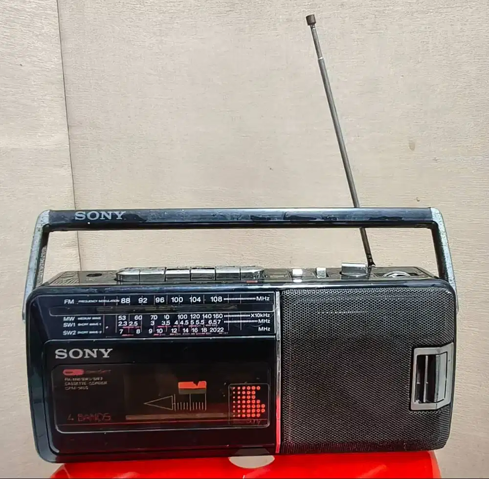 VINTAGE RADIO & TAPE SONY