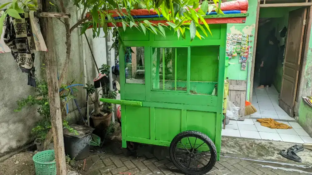 Gerobak bekas mie ayam