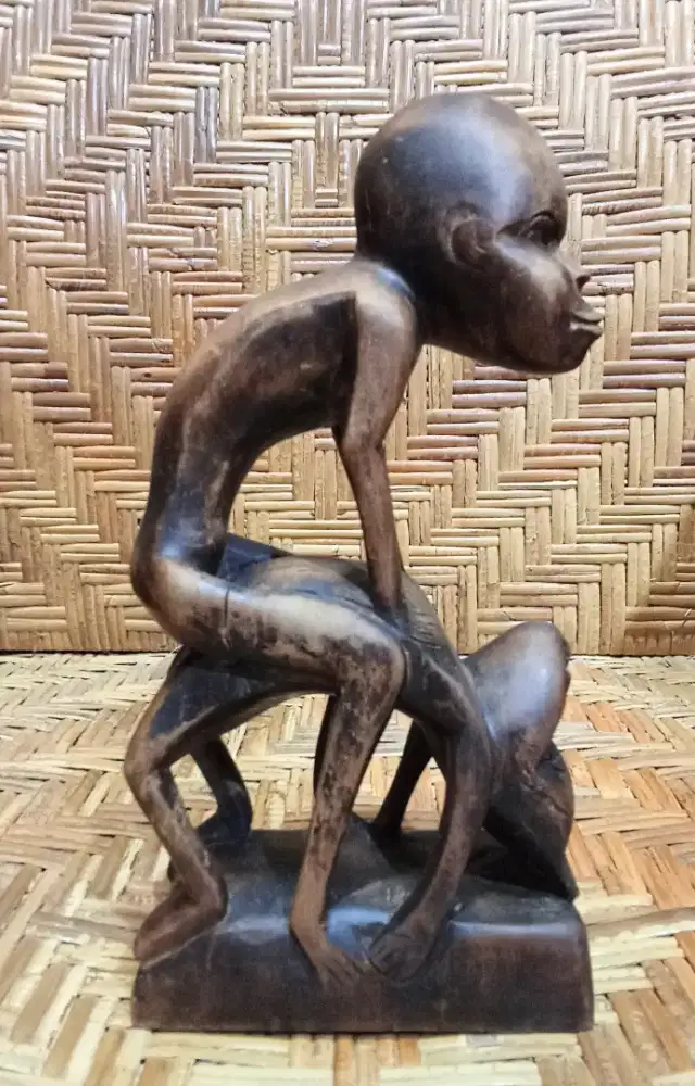 Patung Kayu  Erotik Primitif Tribal Art Afrika Original