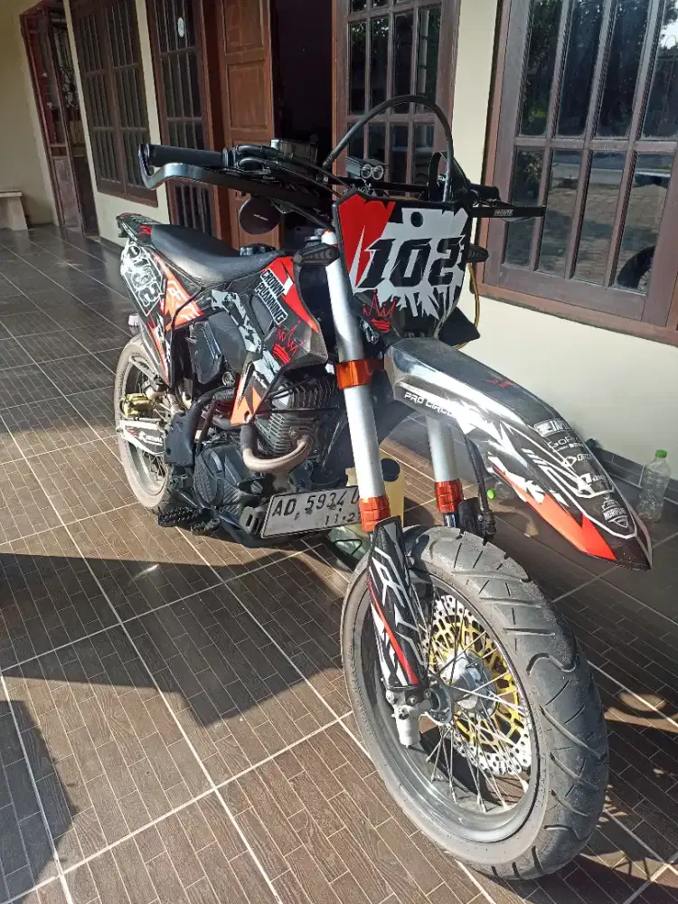 Supermoto costum
