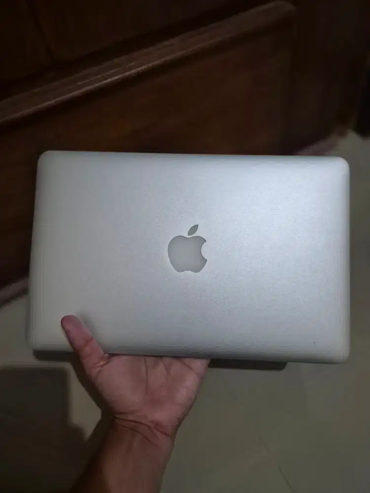 Macbook air 2015 11inc i5 ram 4/128GB macbook charger ori only mulus