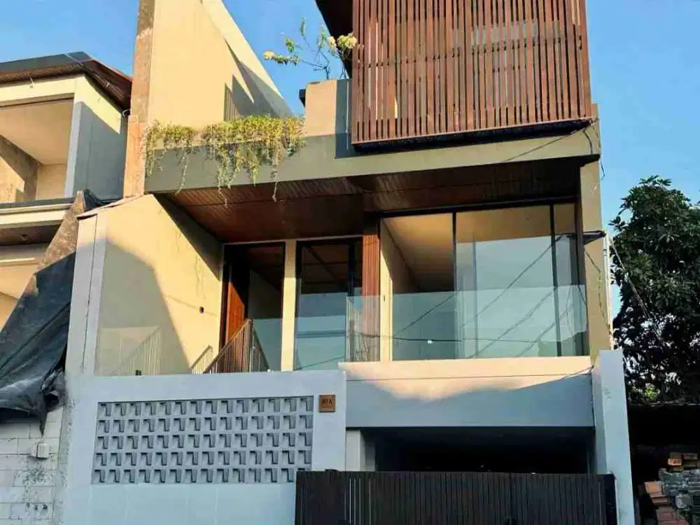 Rumah Lanatai 3 di Gunung Catur Gatsu Barat Padangsambian Dekat Kebo iwa Cargo