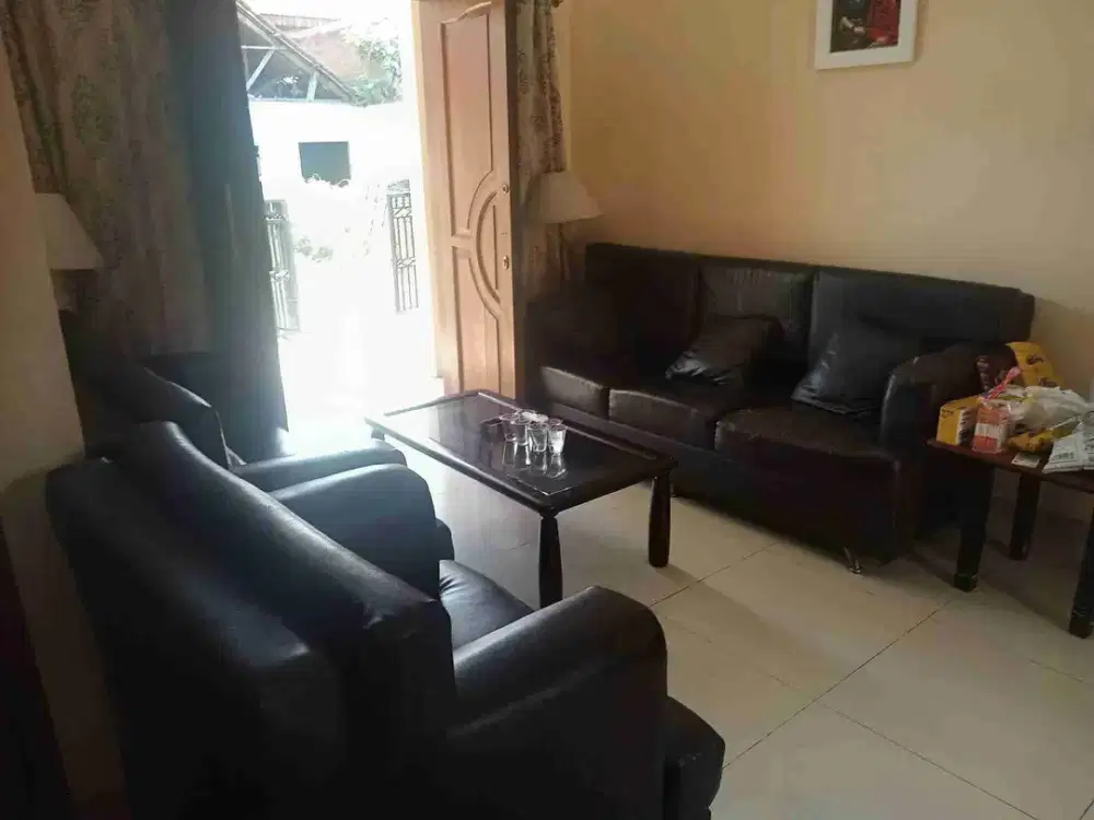 muraaah!! rumah bagus terawat luas 142 di margahayu raya