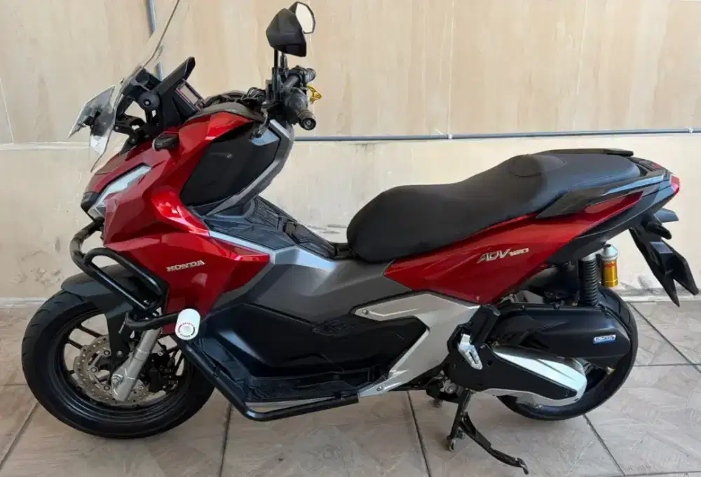 Honda ADV 160 Tahun 2024
