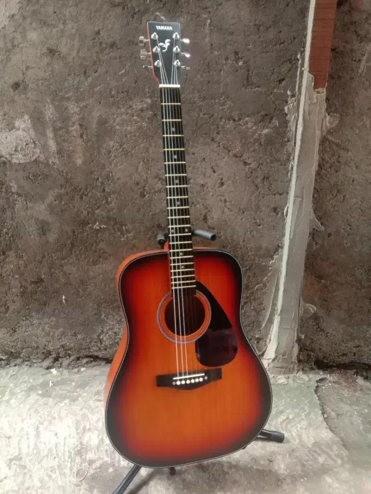 Yamaha akustik jumbo