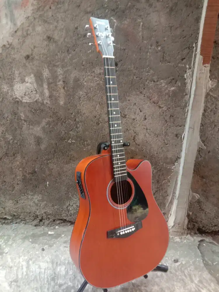 Yamaha akustik electrik jumbo