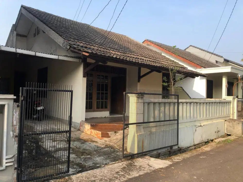 Disewakan Rumah Lokasi Strategis di Pamulang