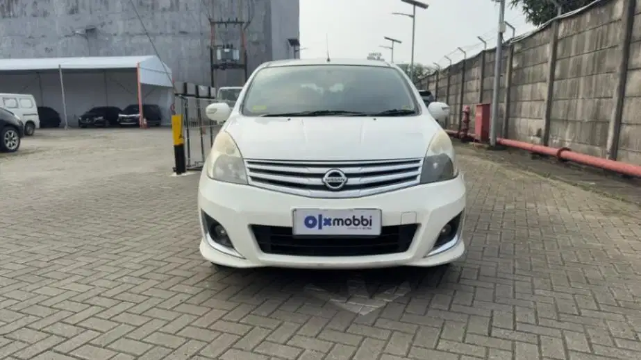 LOW DP Nissan Grand livina 1.5 XV Bensin-AT 2012 8JV