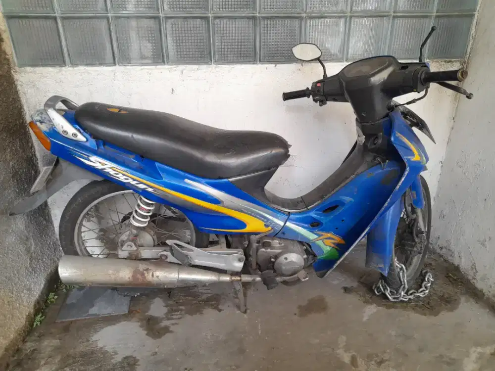 Suzuki Shogun 2001, biru tangan pertama dari bari