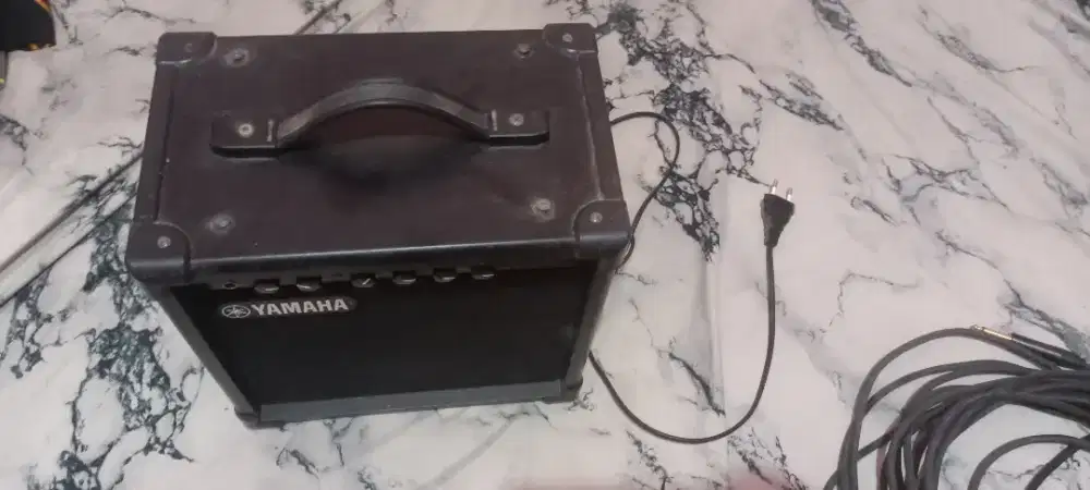 Amplifier gitar Yamaha GA15ii