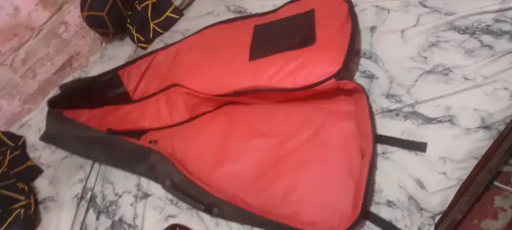 Hardcase gitar jumbo hitam