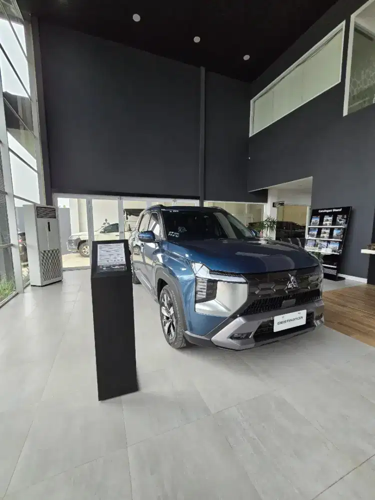 Mitsubishi DESTINATOR