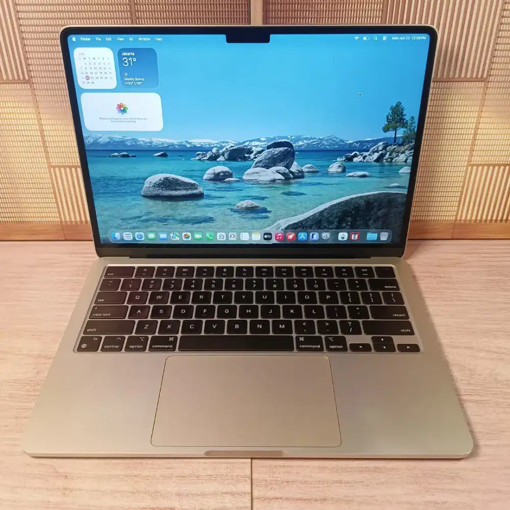 MACBOOK AIR M2 ram 8gb storage 256gb