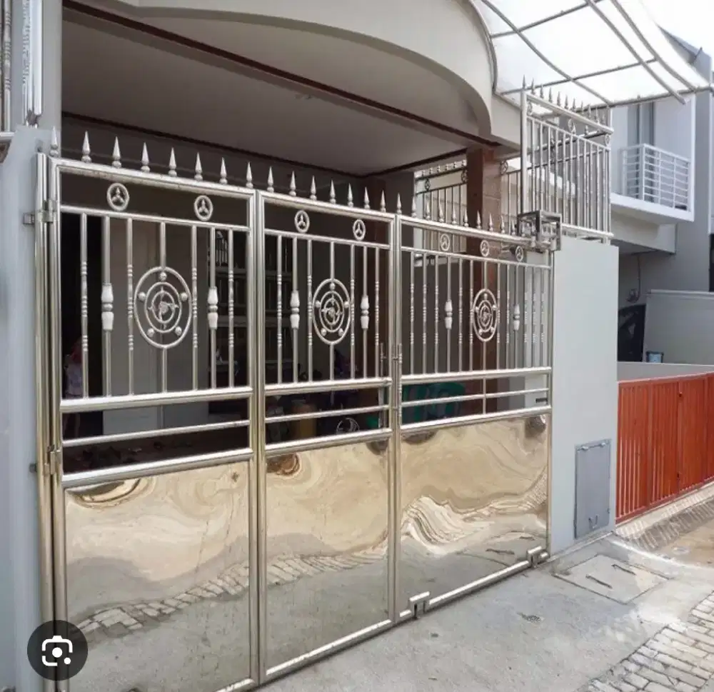 Menerima pesanan dan servisan