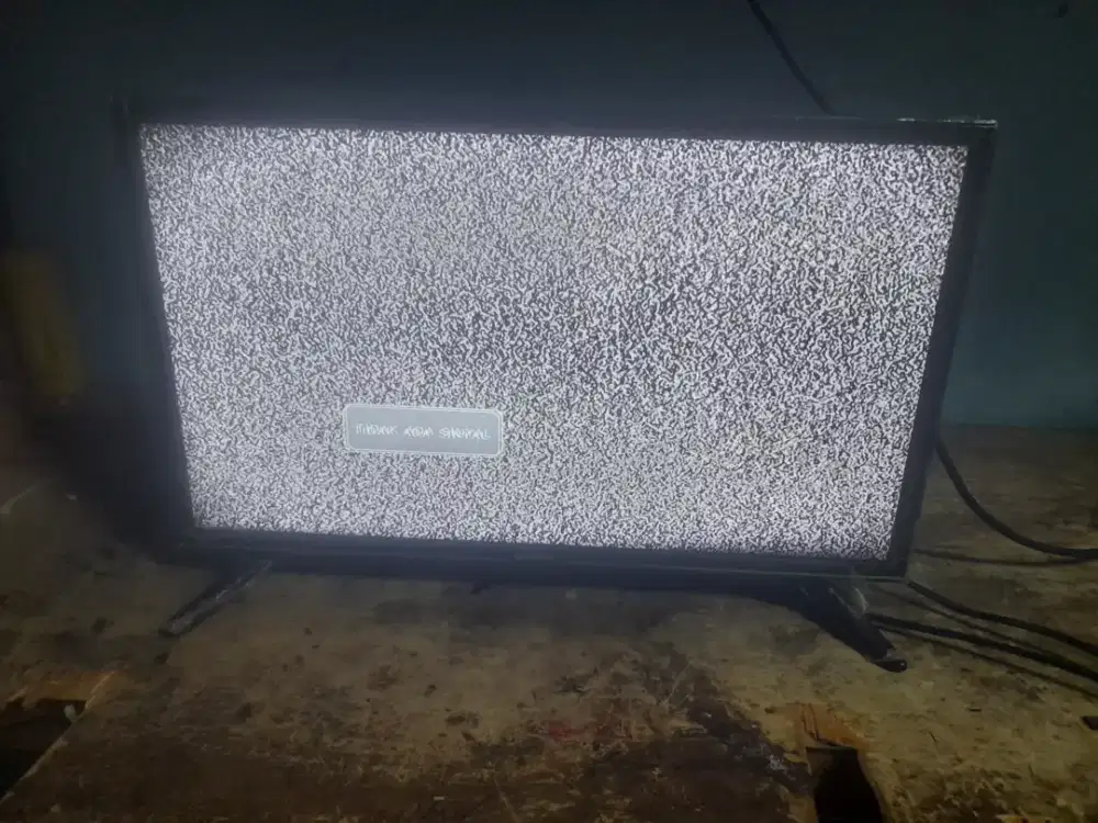 Tv led Coocaa 24in siaran Analog