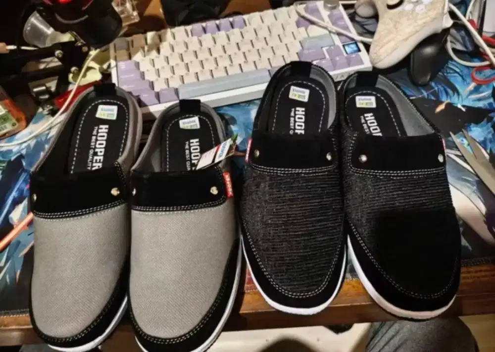 Sepatu slip on adem warna black motif size 40 (NEGO)