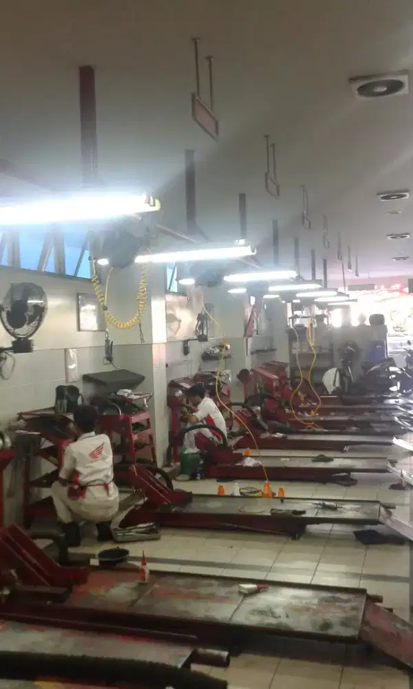 PEMASANGAN DAN PERBAIKAN PIPING SISTEM DAN PLUMBING BENGKEL