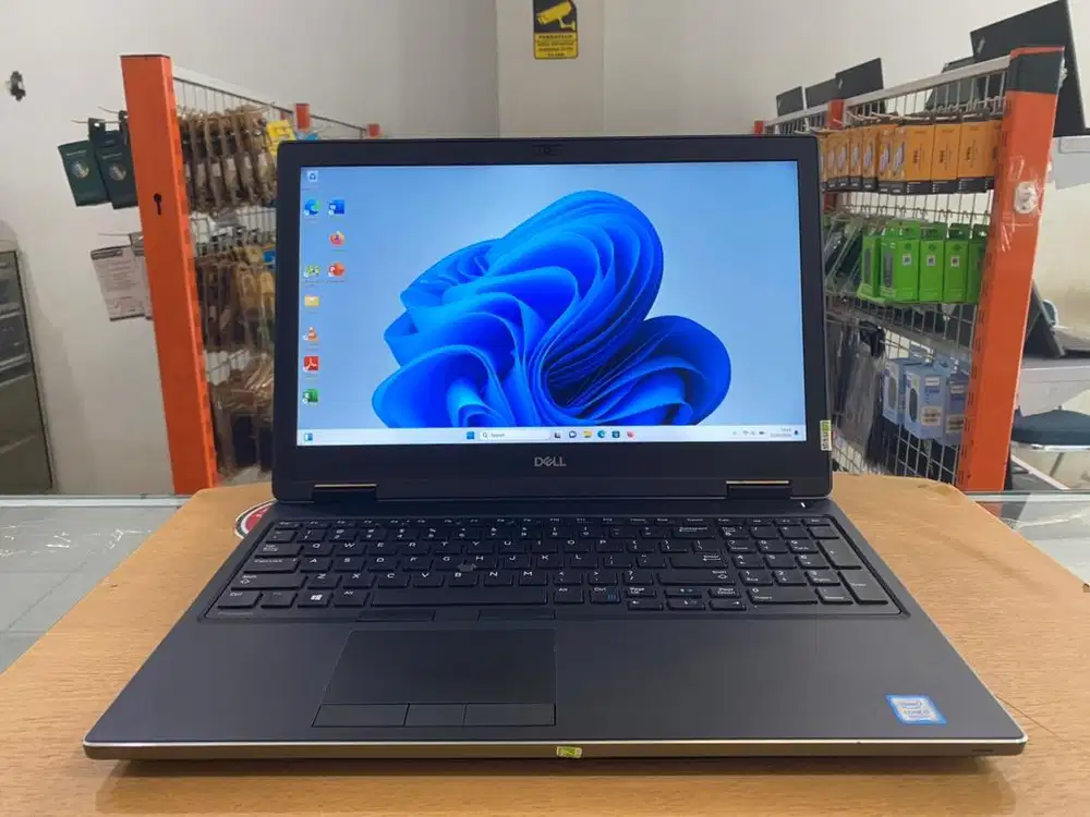 DELL Precision 7530 Core i7Gen8 Ram 16GB SSD 256GB Nvidia 4GB Design