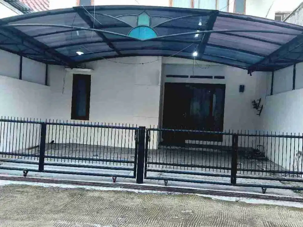 RUMAH CLUSTER 2 LANTAI, SEPERTI BARU, 4 KTDR, DKT APARTMENT GATEWAY PASTEUR, PERTAHUN.