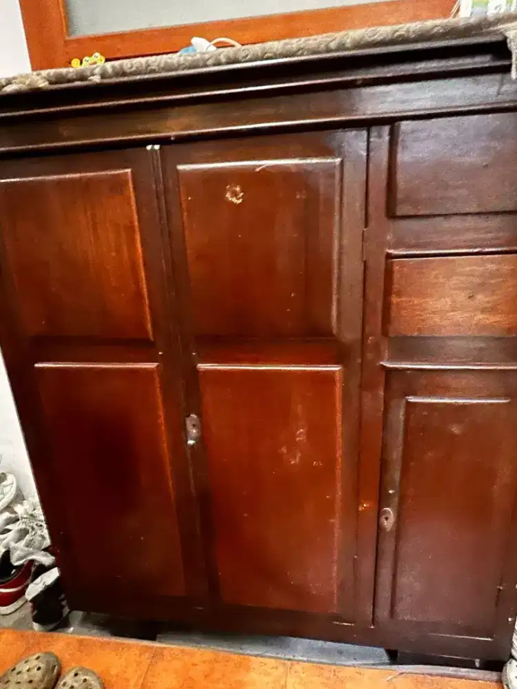 Lemari Jadul Vintage Serbaguna