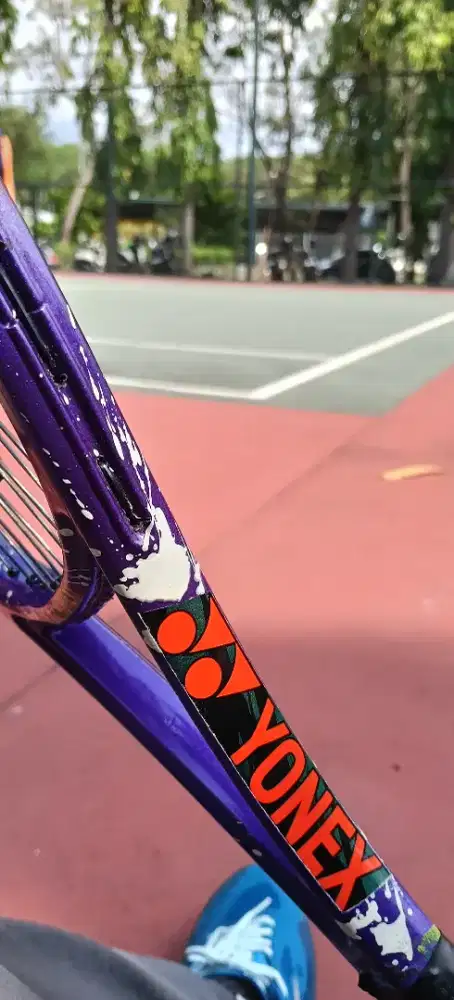 Raket yonex isometric bekas