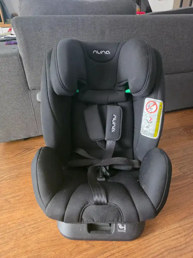 Car Seat Nuna Tres LX (Newborn to 12) - LIKE NEW