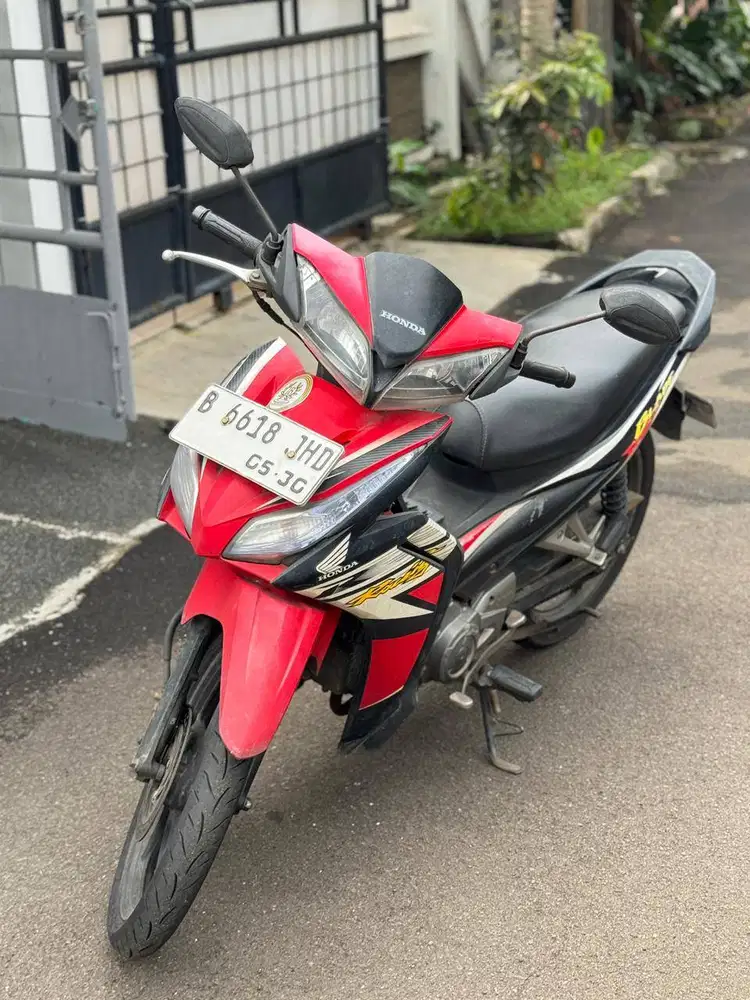 Honda Blade 110cc tahun 2014 bekas surat lengkap mesin bandel