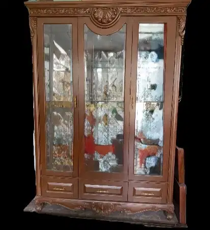 Lemari kaca Jati