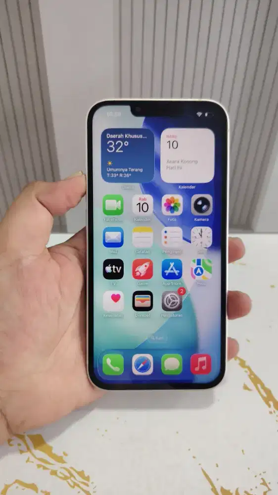 Iphone 13 128 wifi only  minus udah gantian lcd di icolour face id on