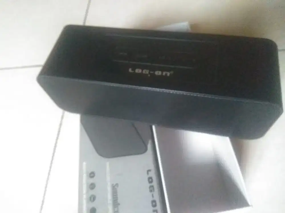 Jual speaker log on - bonus sepatu baru jarang dipakai