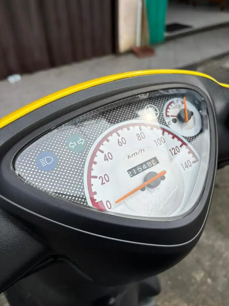 Mio kuning 2004 (mio tessa)