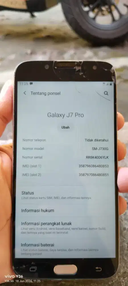 Samsung j7 pro. 3/32. Mnus retak normal semua