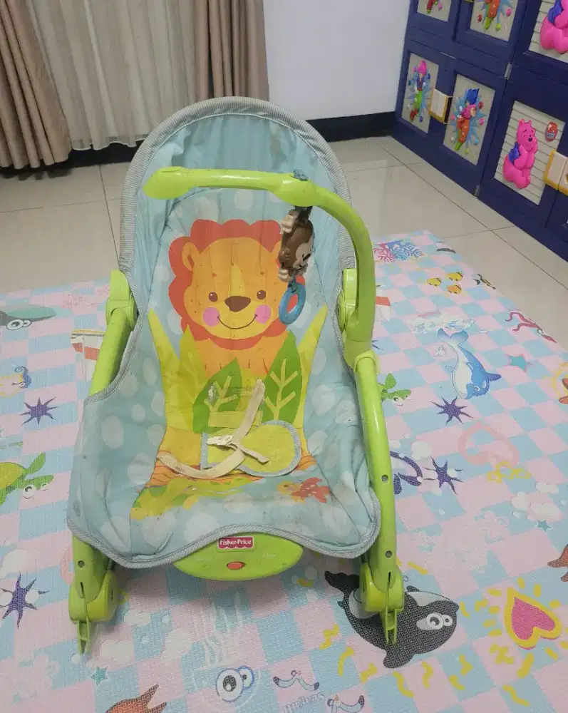 Bangku baby merek Fisher Price