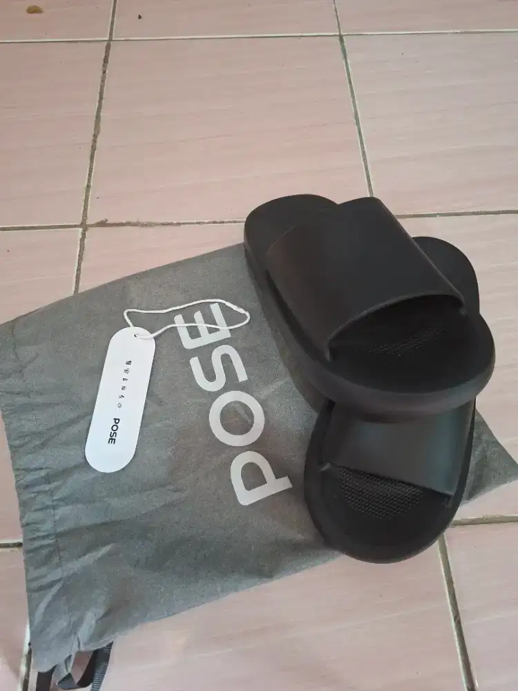 Sandal POSE Little Soft Cake(hitam)