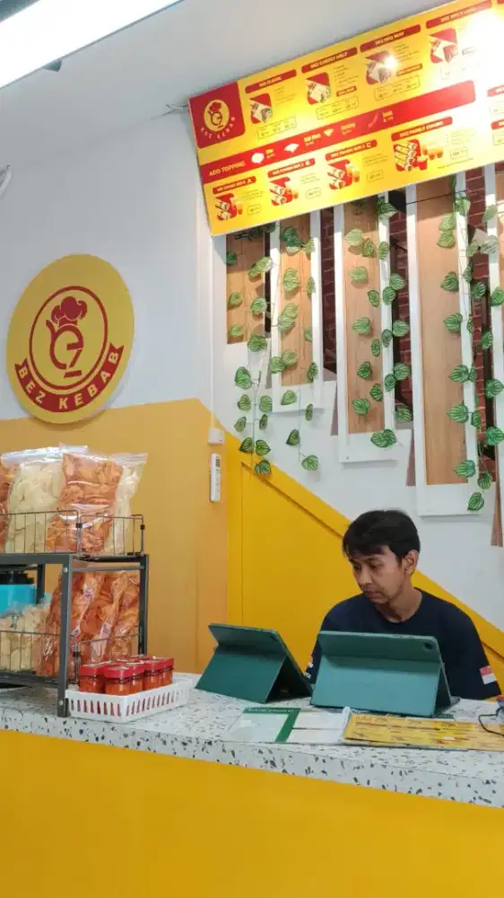 Di cari penyaji Bez kebab
