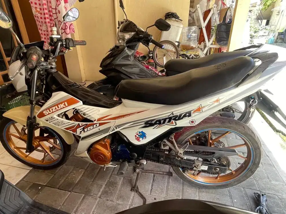 Suzuki satria FU 150 tahun 2015