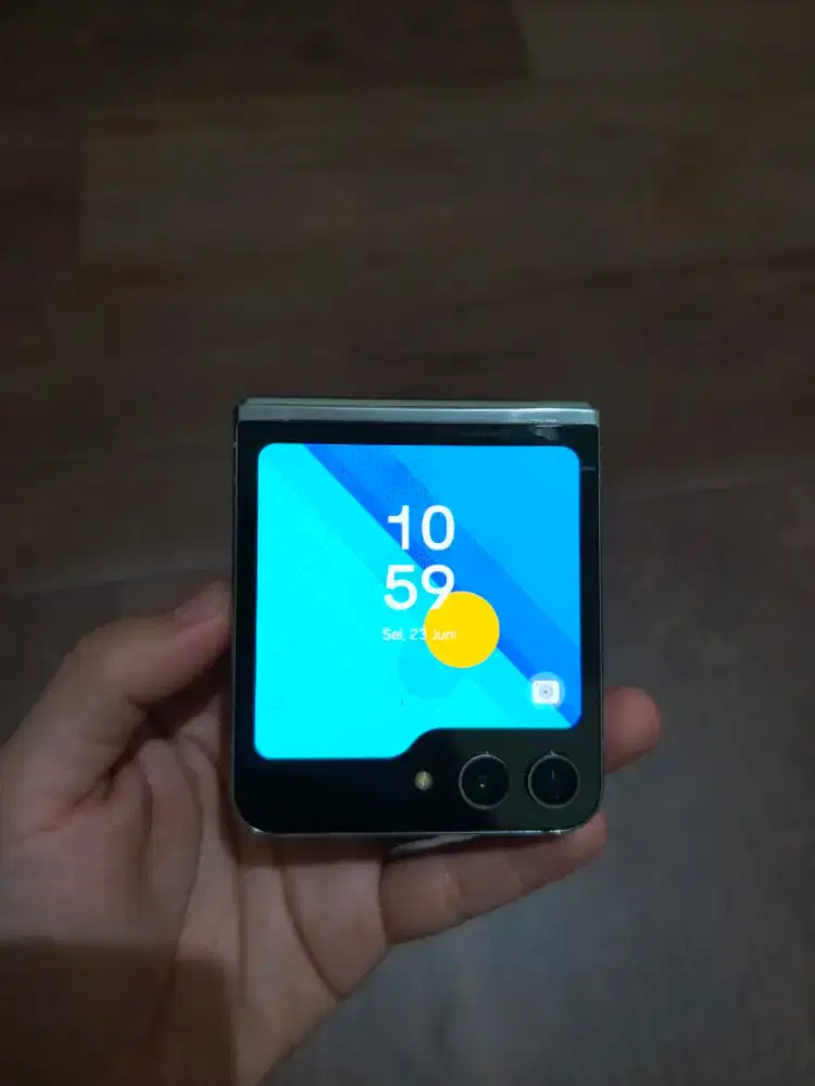 Samsung z flip 5 minus tompel garis