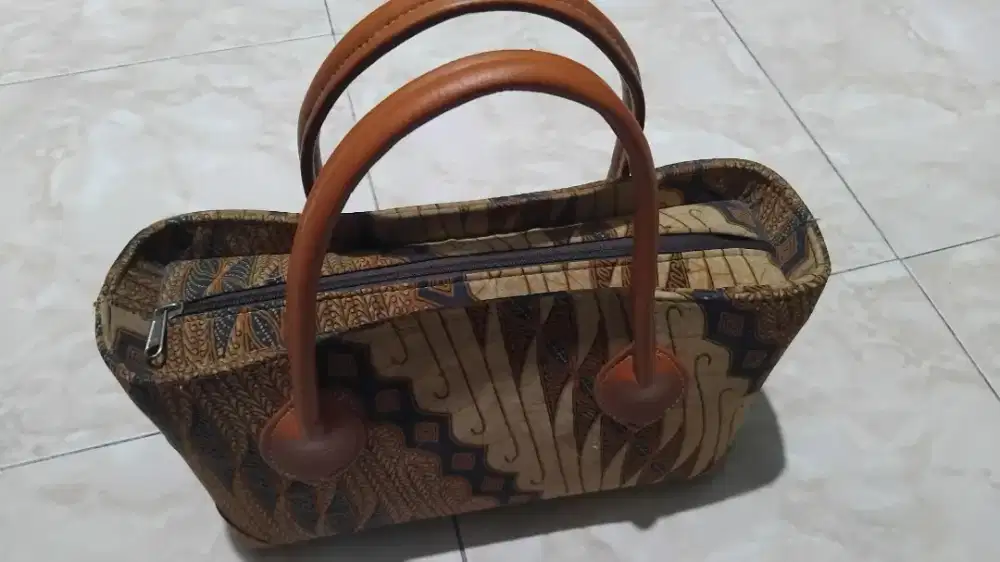 Hand Bag wanita motif Batik