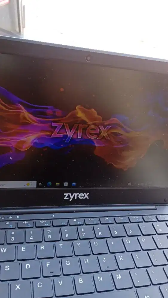 Laptop zyrex sky 232mini64 body slim