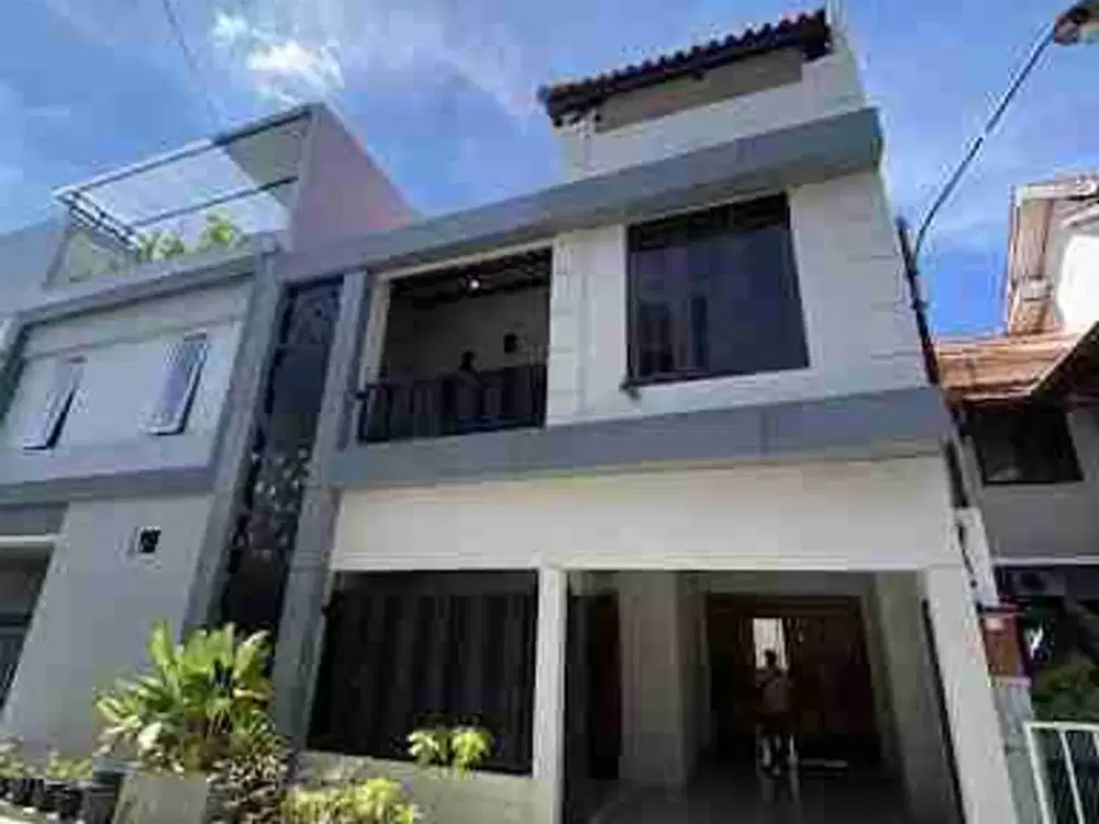 rumah mewah karangasem Laweyan dekat tugu mahkota