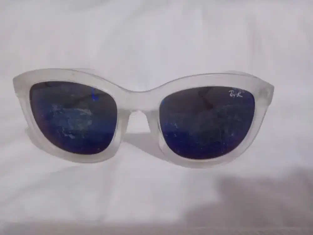 Kacamata hitam rayban italy