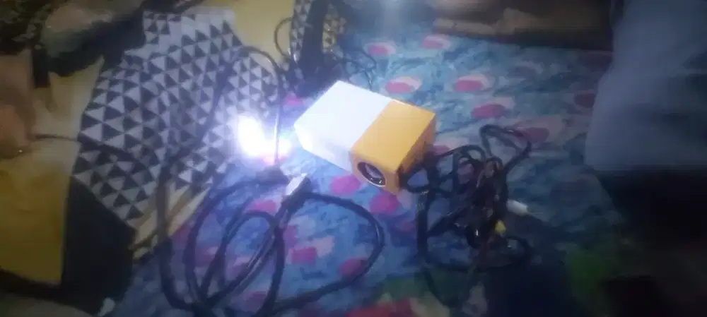 proyektor mini bisa pakai hp