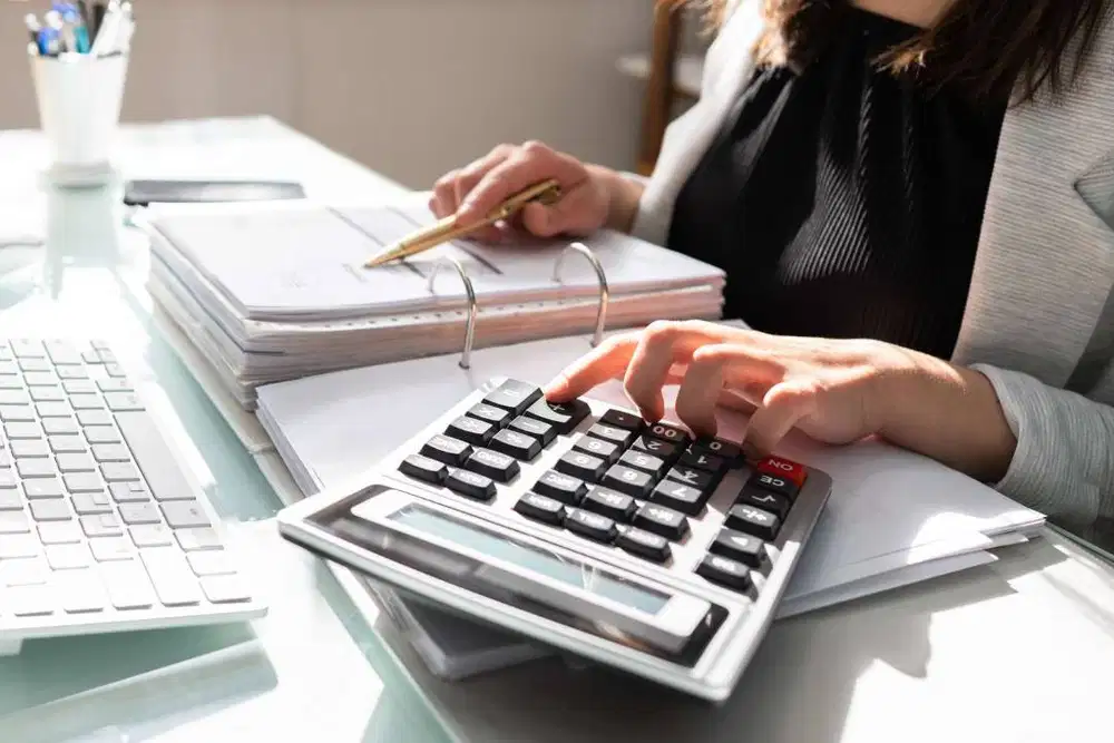 FINANCE & ACCOUNTING STAFF
