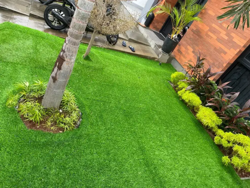 Rumput sintetis premium cocok untuk indoor atau outdoor