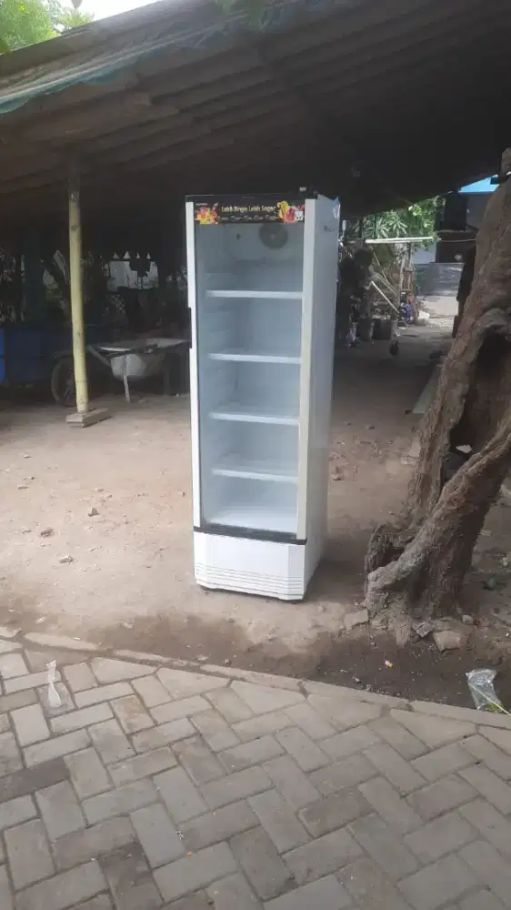 Jual bu kulkas pendingin minuman / showcase merk POLYTRON 170 CM