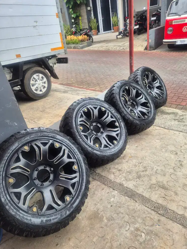 Velg R20 + Ban MT 275/55/R20 Pajero/Fortuner