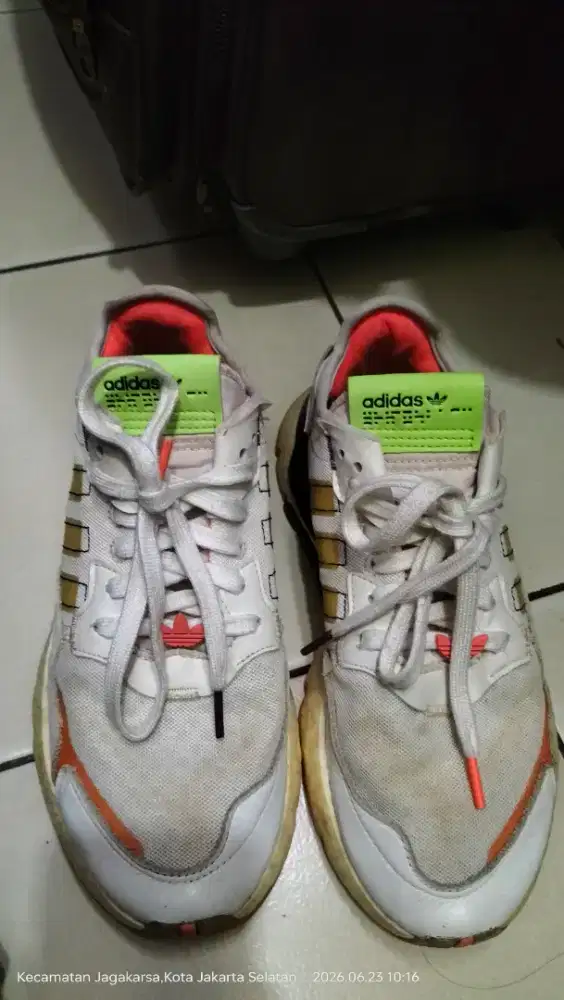 Sepatu adidas running