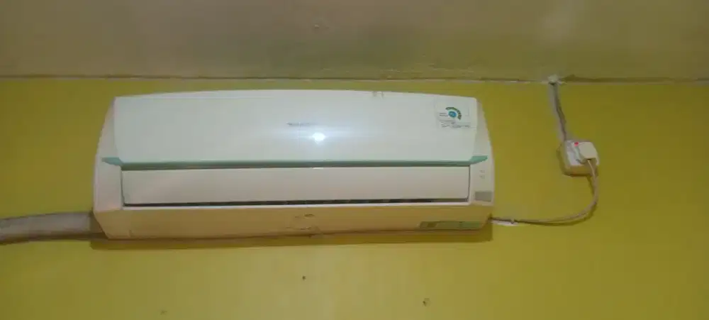 Di jual AC 1/2 PK yang minat japri