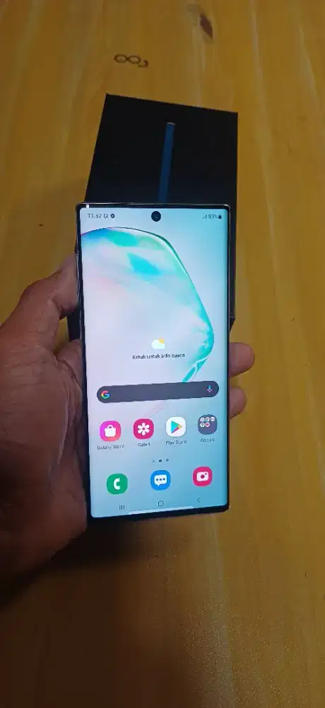 Samsung not 10 ram 8/256g layar lengkung mulus