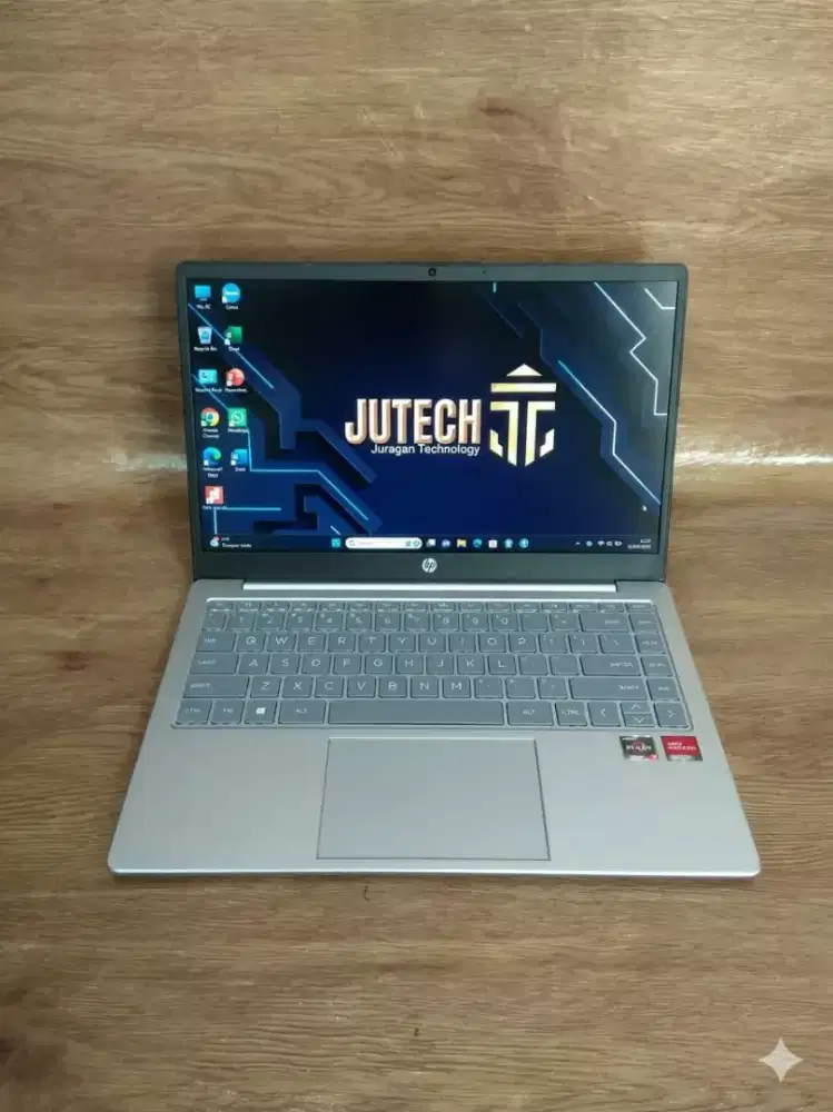 Laptop HP 14 Slim AMD Ryzen 3 (7000 SERIES ) RAM 8 GB Siap pakai